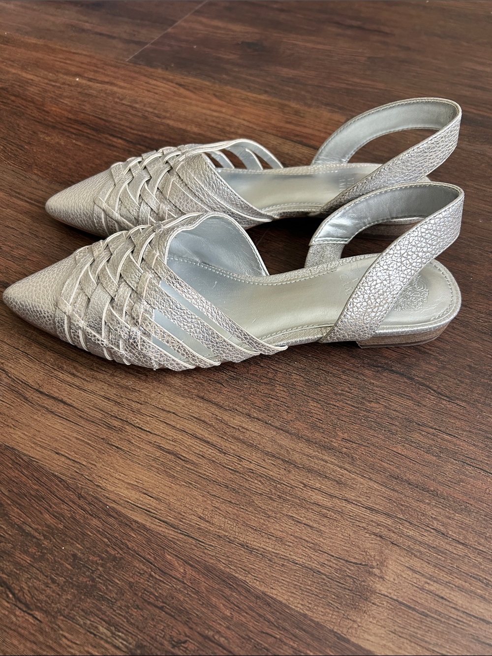 Vince Camuto Metallic Silver Woven Pointed Toe Slingback Flat Mules, size 7.5m - Picture 2 of 6